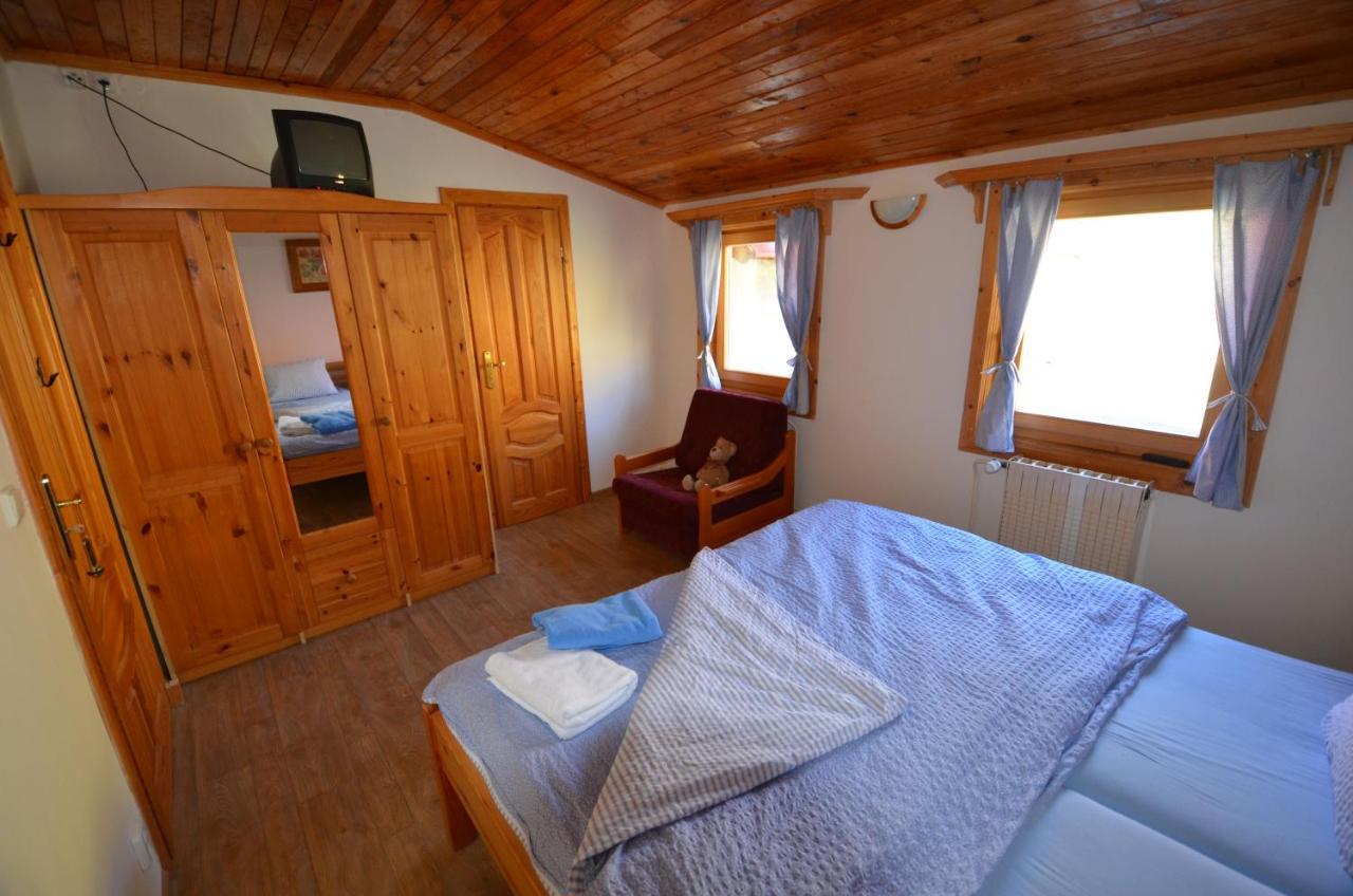 Penzion Lion Pec pod Snezkou Exterior foto