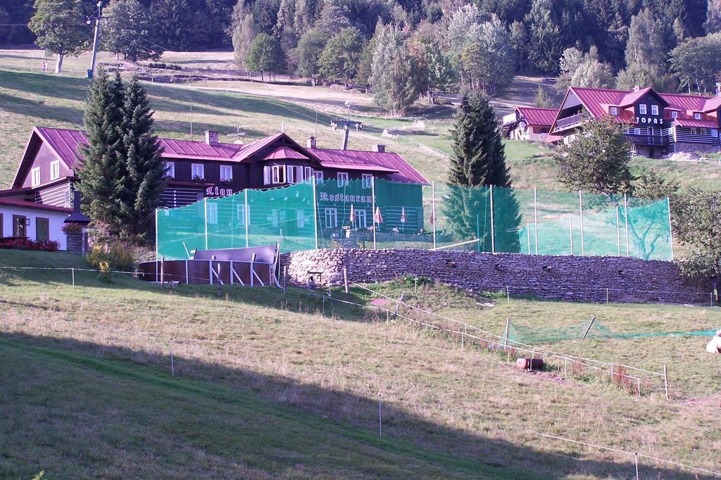 Penzion Lion Pec pod Snezkou Exterior foto